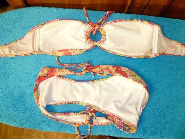 Раздельный купальник,бюстгальтер-бандо с чашками,M-L размер