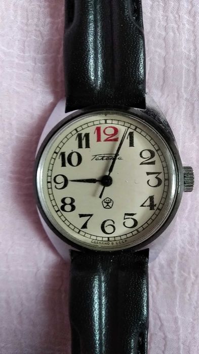 Антикварные часы Ракета "Красная 12".