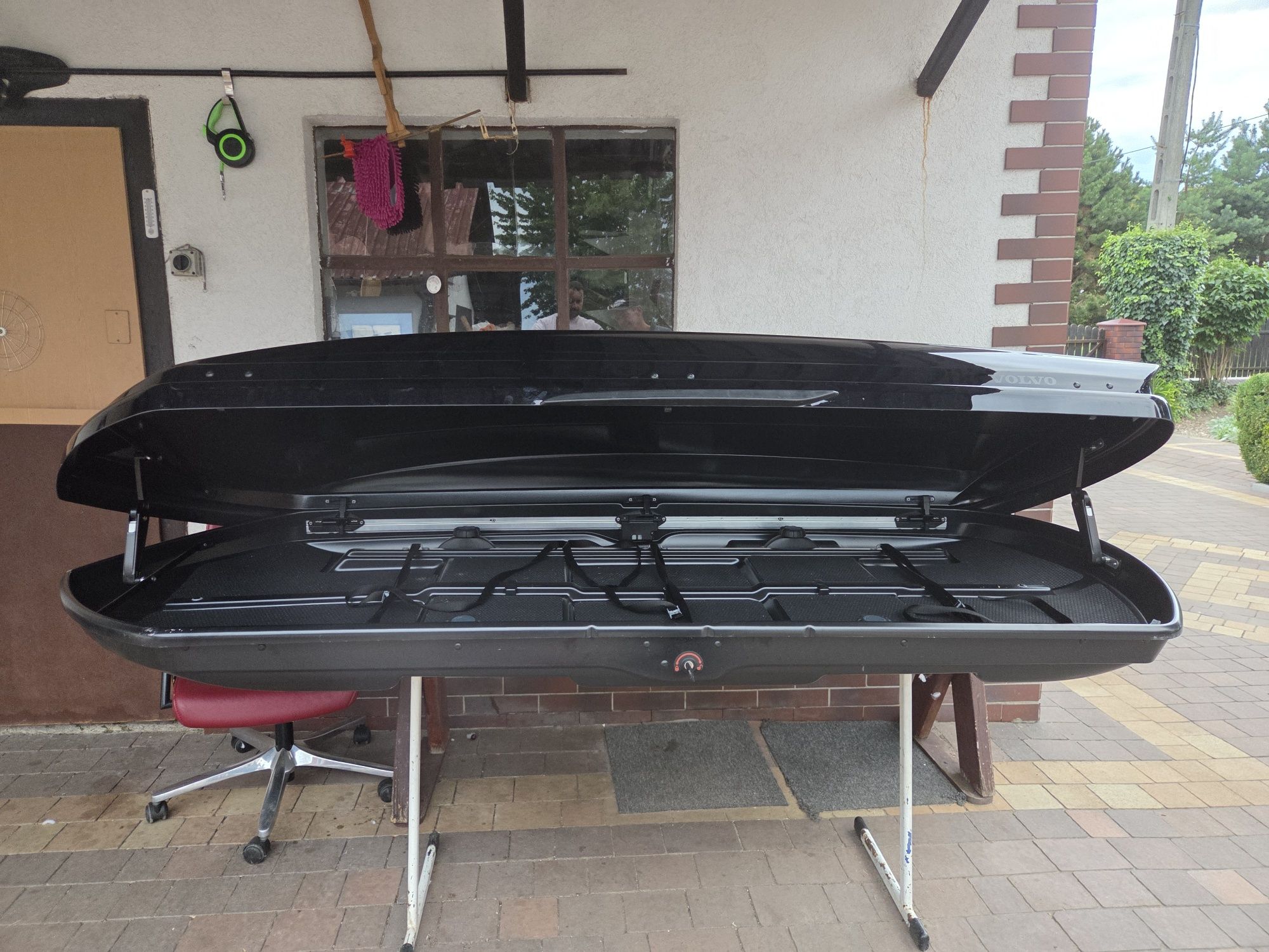 Box dachowy Thule Volvo  Dynamic black glossy 900 czarny połysk