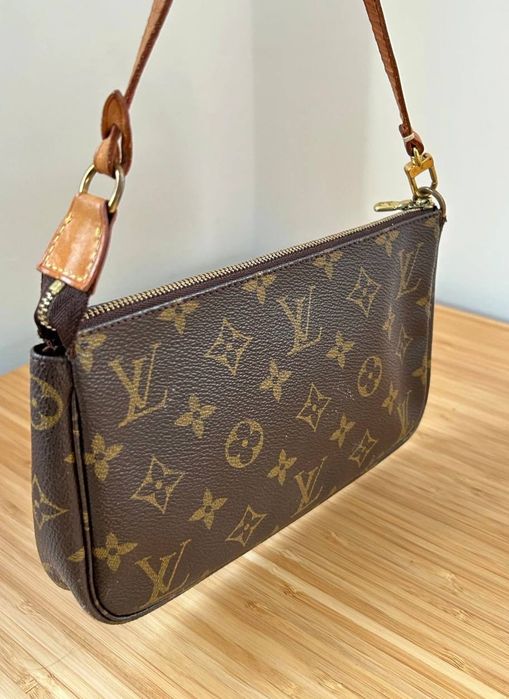 Louis Vuitton Pochette Acessoires