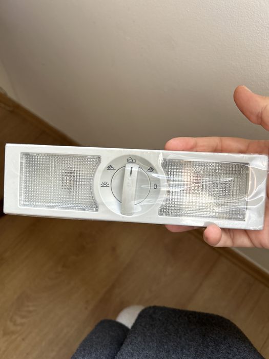 Luz de leitura do teto traseiro do carro