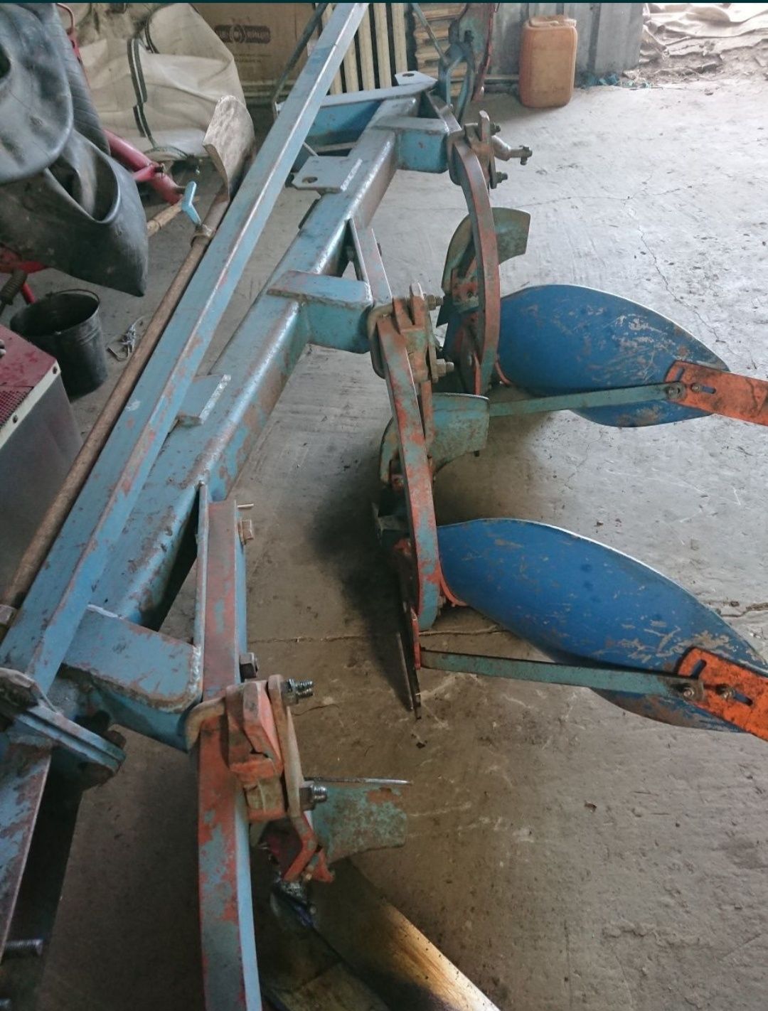Продам плуг Overum . Плуг 3 корпуса . Плуг 3х30