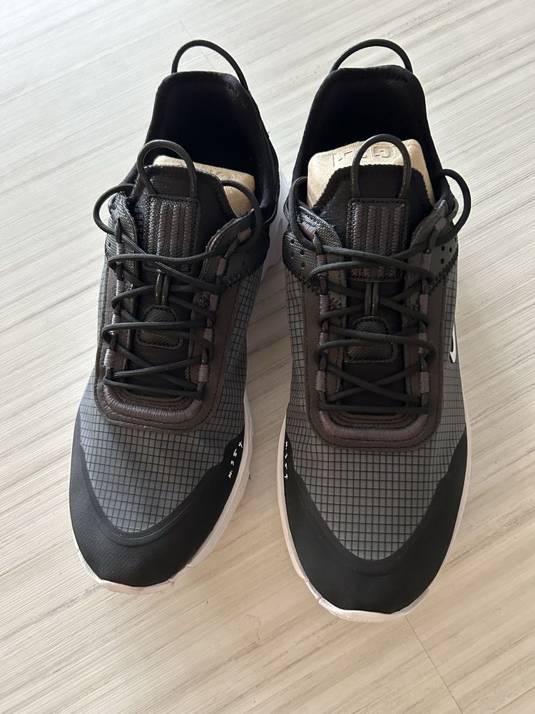 Кроссовки Nike React Live