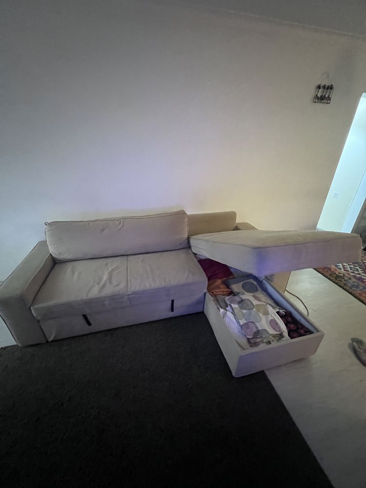 Sofa  cama com lugar para arrumamar  e mesa de 3 lugares estensíva