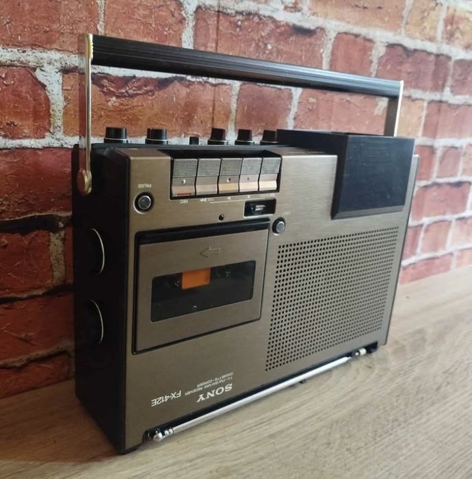 Sony 412E переносной радио, магнитофон, телевизор