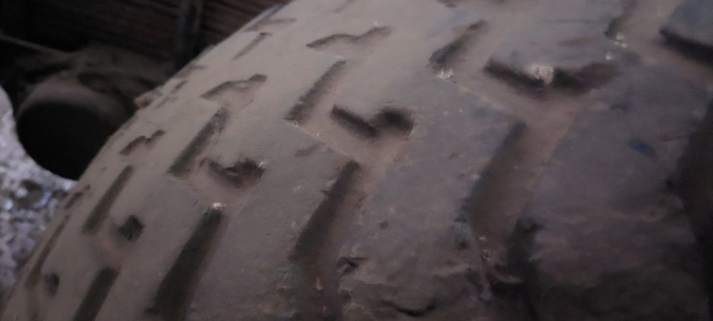 Причіп розпуск лісовозний.