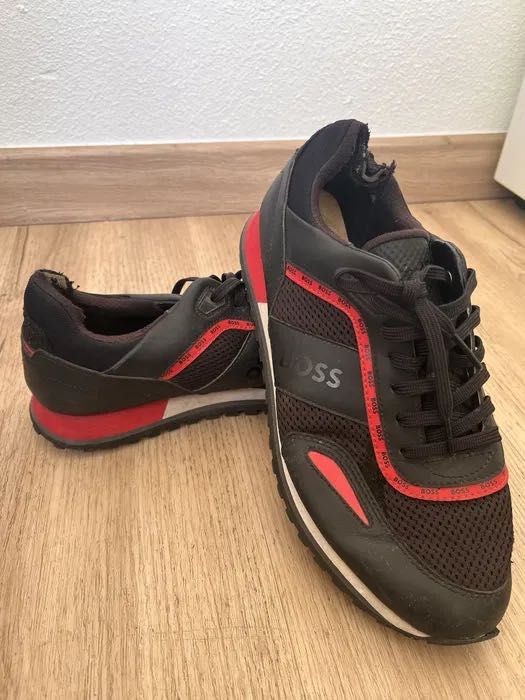 Sapatilhas Hugo Boss 41 preto e vermelho