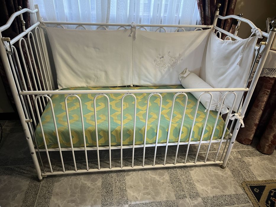 Vendo berço grades