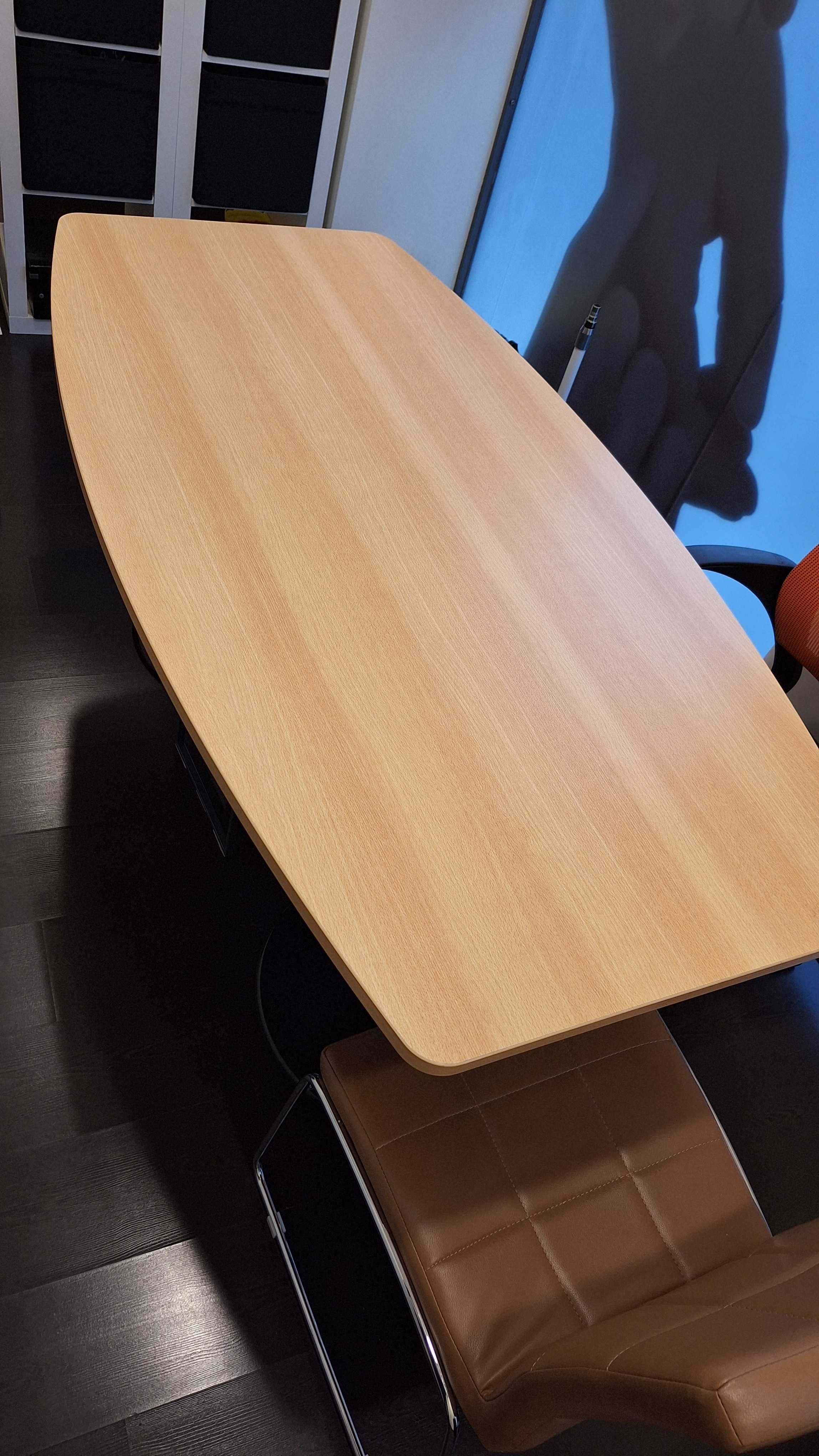 Mesa de escritório praticamente nova