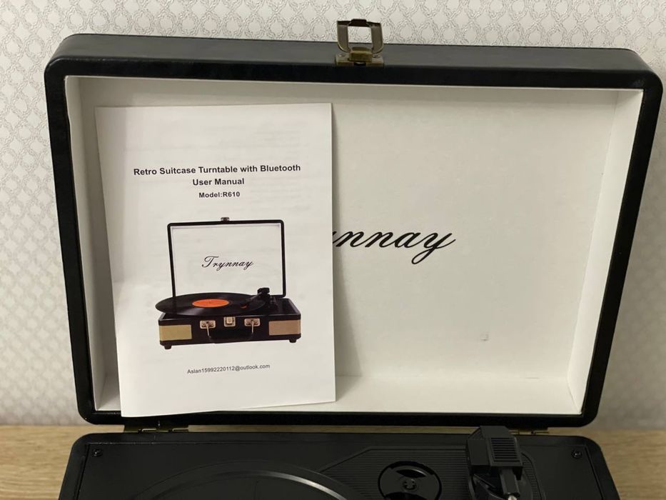 вініловий програвач Trynnay Turntable R610 в стилі ретро-валізи