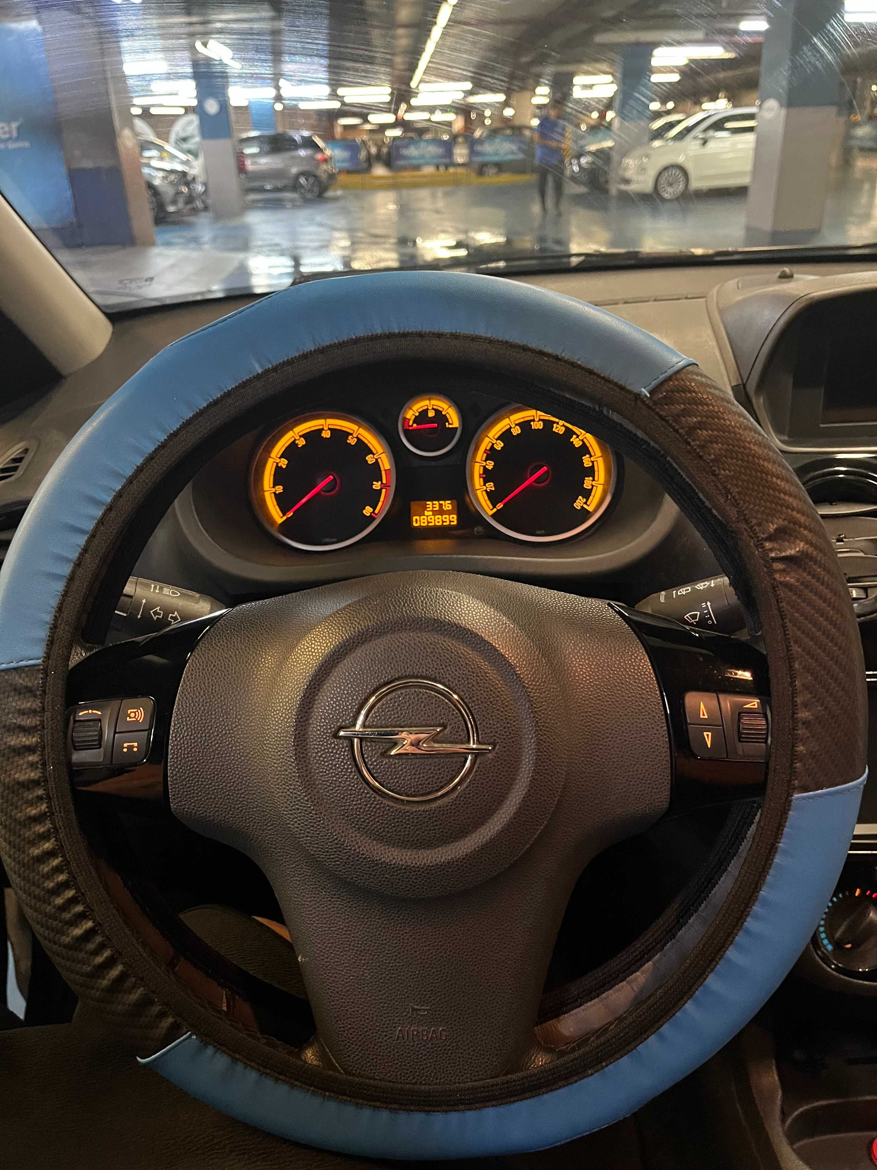Venda de Opel Corsa D 1.2 Black Edition