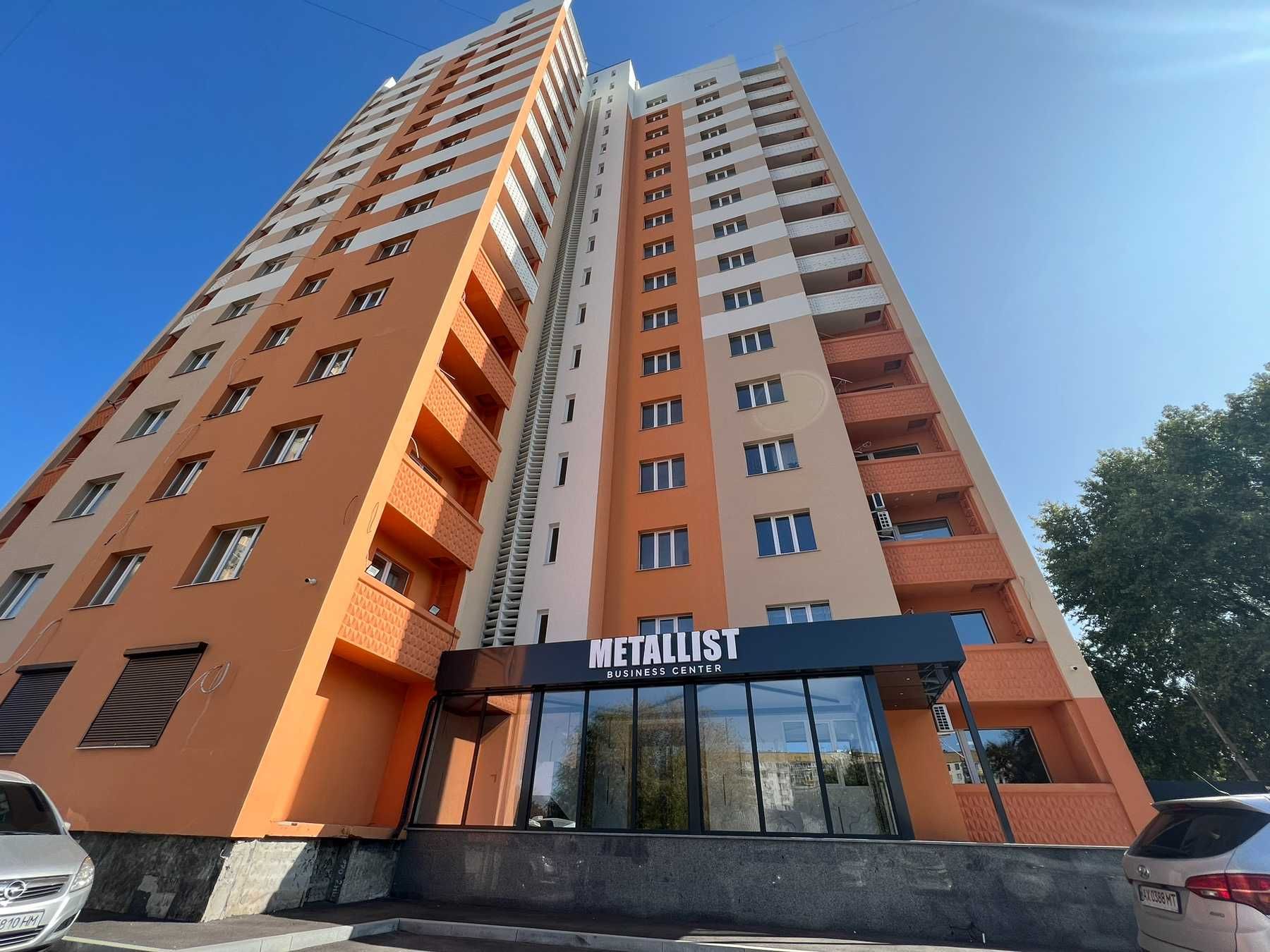 Продаж офісного приміщення з окремим входом 122,8 кв.м в БЦ Металліст