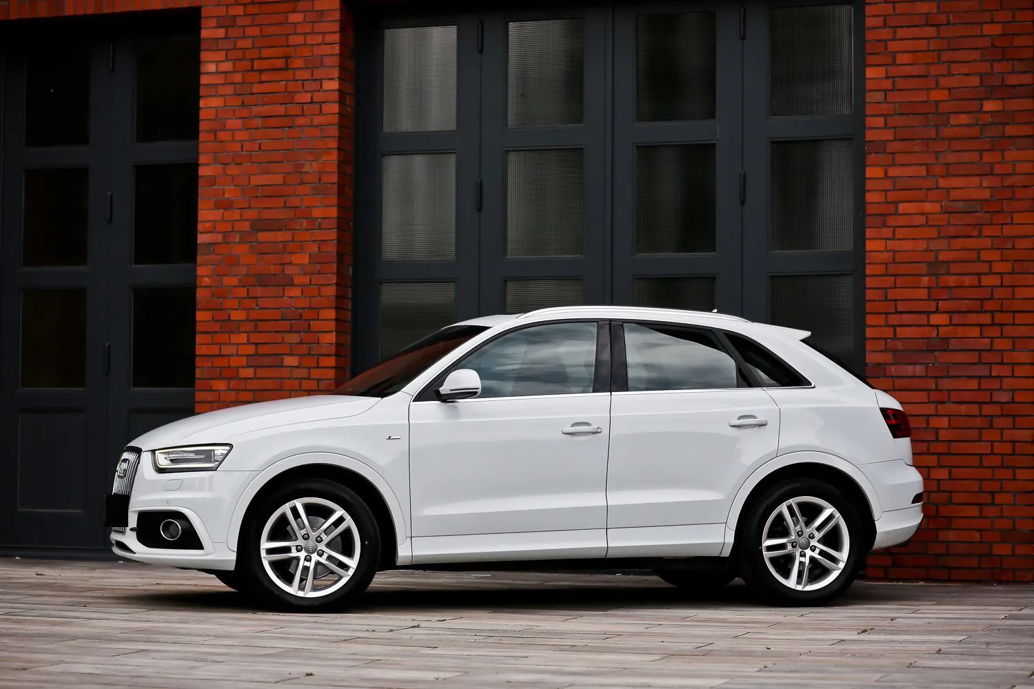 Audi Q3 2.0D 177ps 2xS-Line S-Tronic 4x4 XEN LED skóra BOSE panorama serwis de