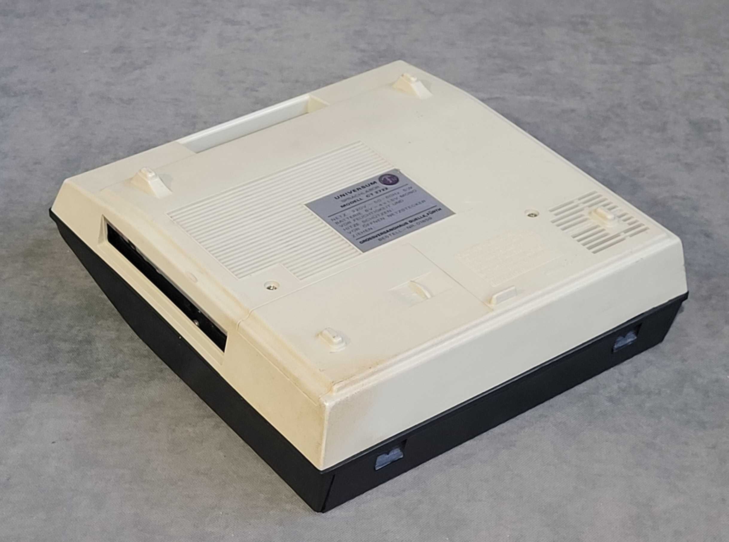 Magnetofon Universum CT 2722.