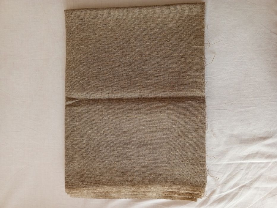 Тканини різних кольорів і структури