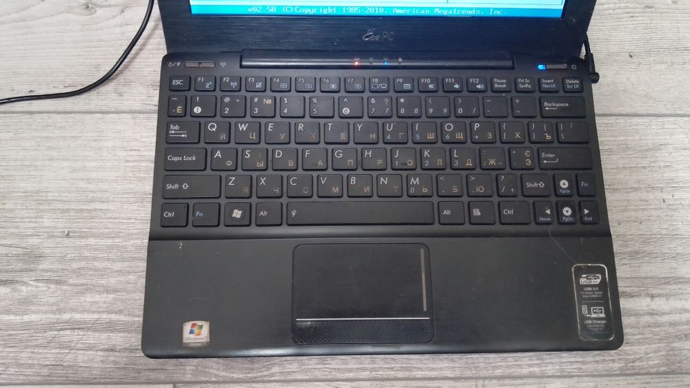 Нетбук Asus 1018p