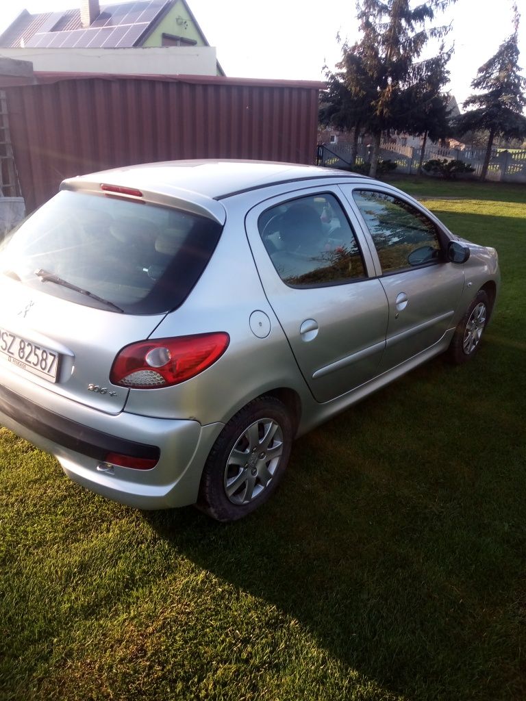 Peugeot 206 plus 2009r.