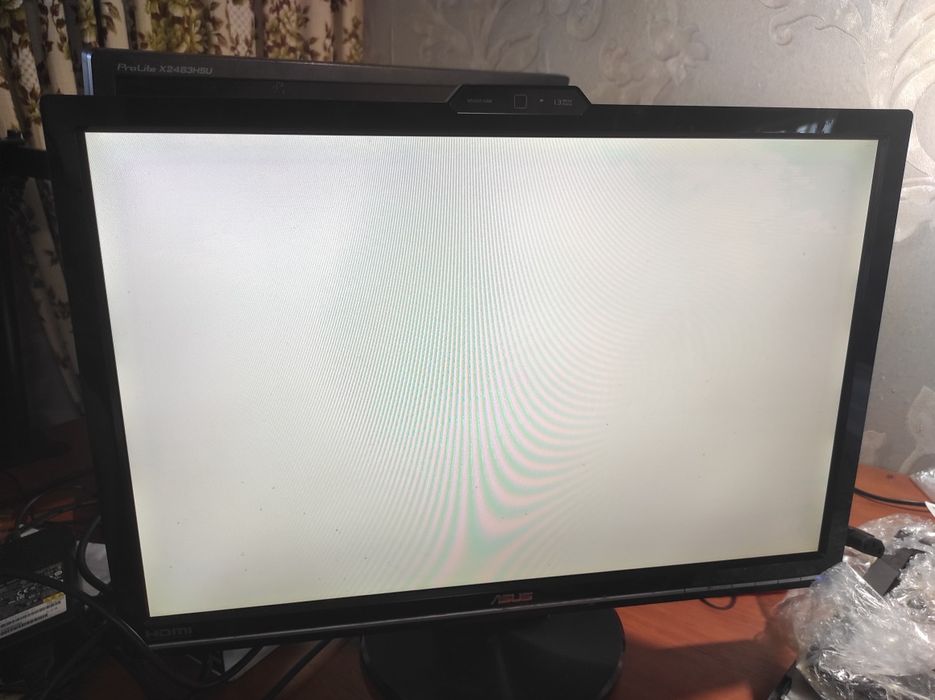 Монітор Asus VK222H LG Flatron W1946S монитор напівробочі