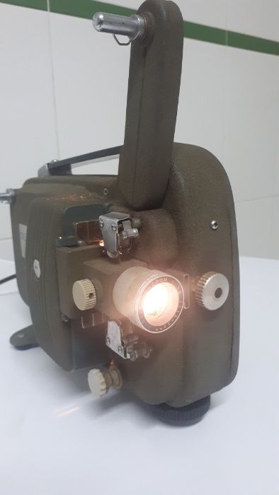 Maquina de Projectar Marca: SEKONIC 80P