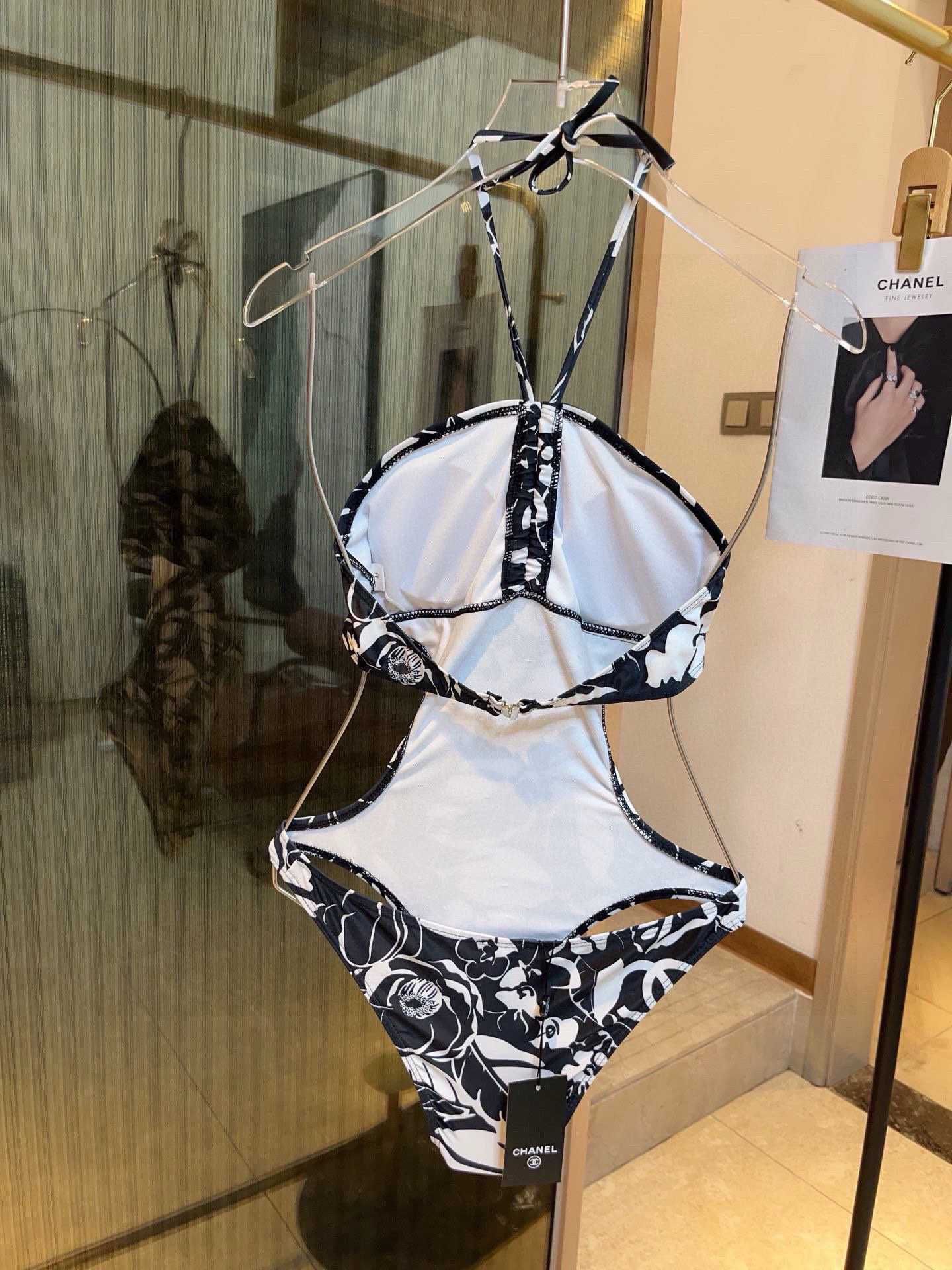 Strój kąpielowy Chanel, plaża