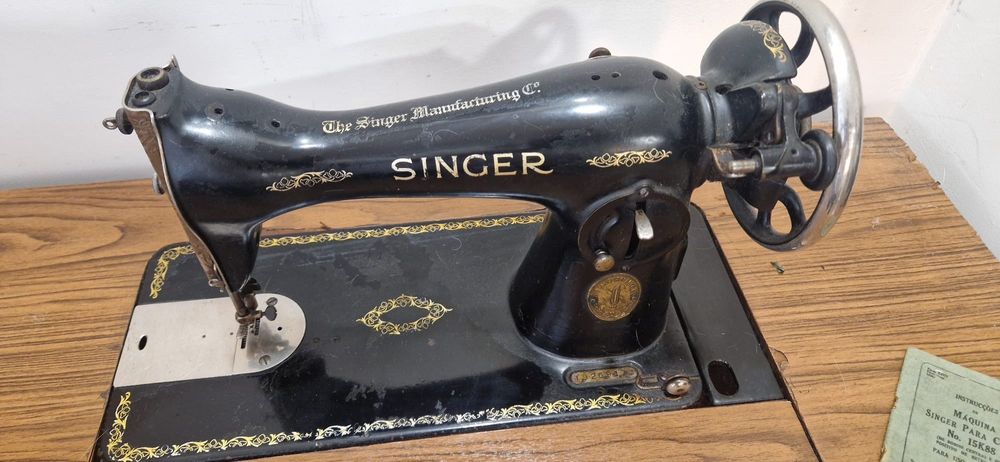 Singer 15K88 Antiga – A Funciona e com Móvel Original