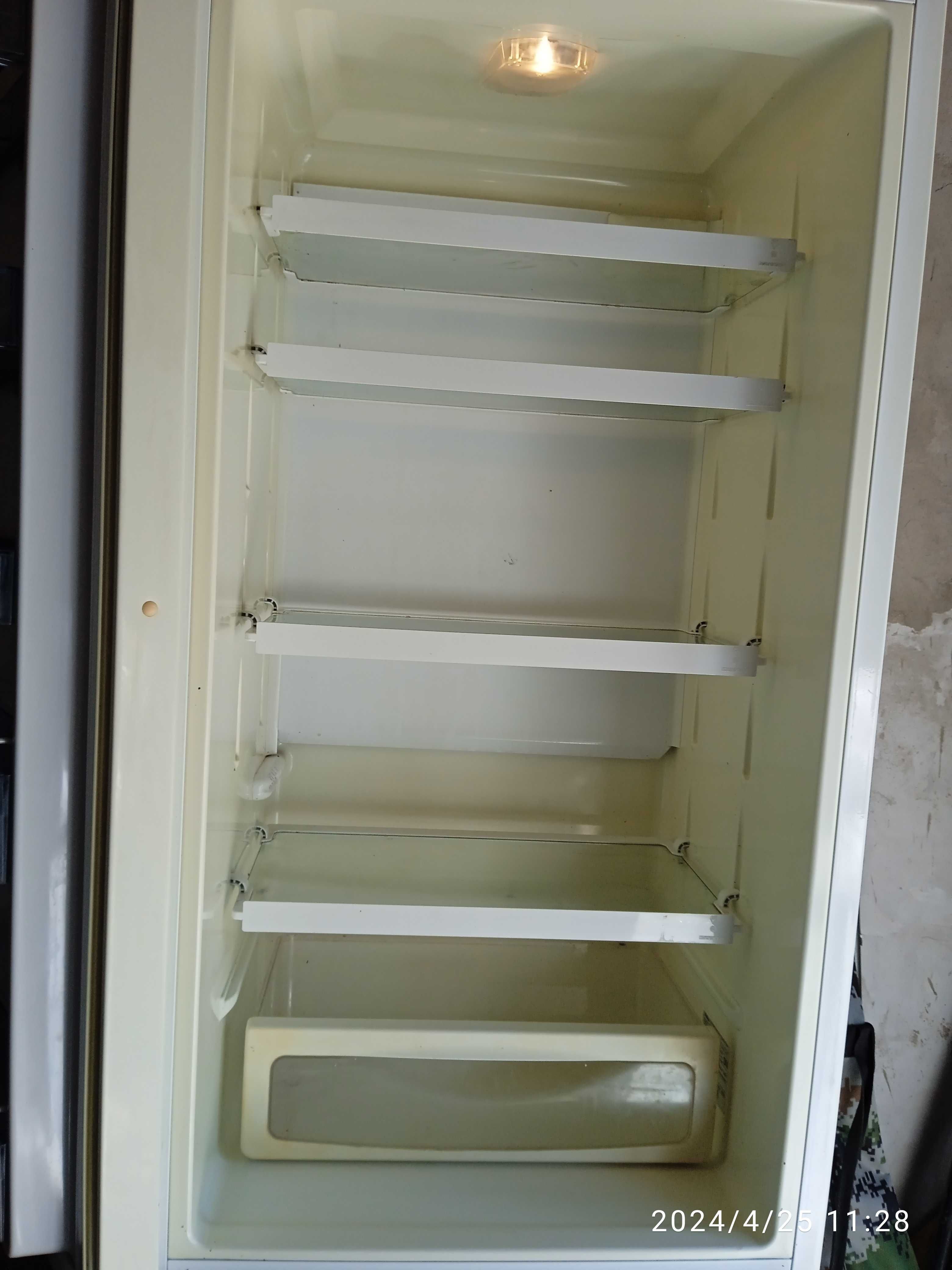 Продам Холодильник (самовивіз)