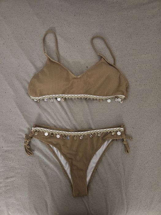 Nowy dwuczęściowy strój kąpielowy beżowy boho z muszelkami rozmiar L