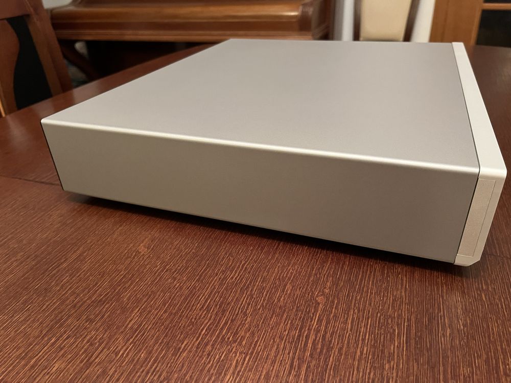Wzmacniacz słuchawkowy Luxman P-700u