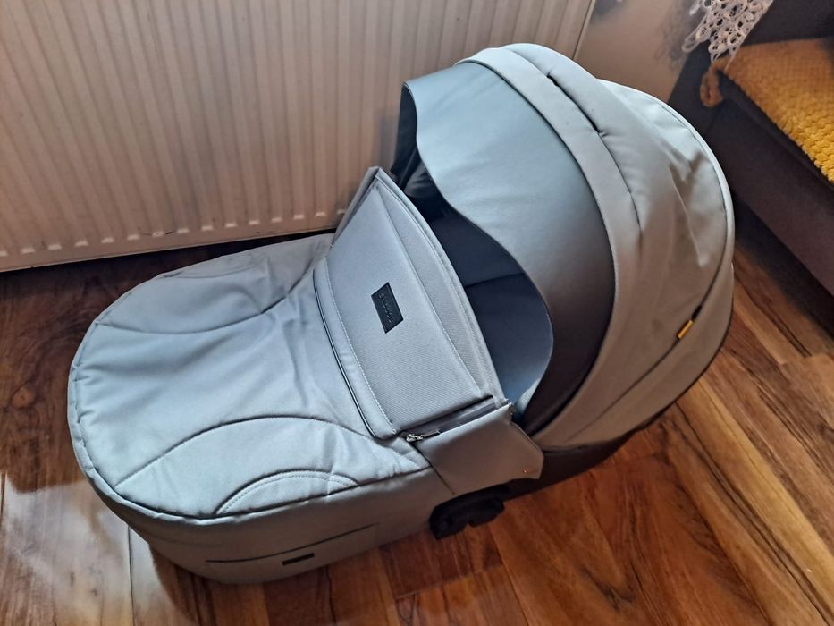 Wózek dziecięcy ze spacerówką