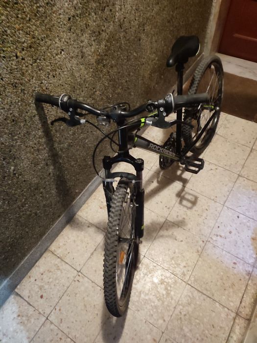 Bicicleta MTB Rockrider - Ótimo Estado Geral (Pneus Furados)