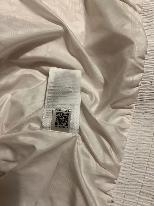 Жіноча куртка adidas