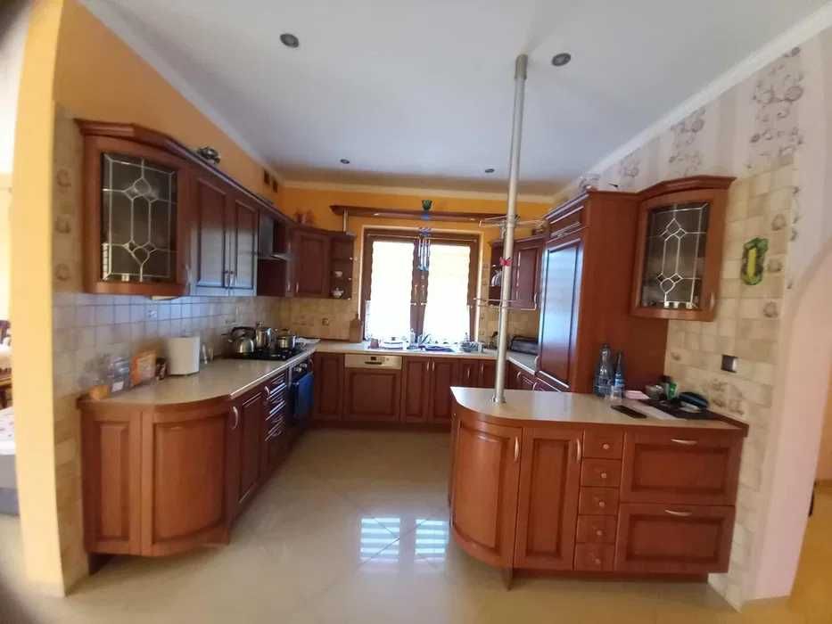Drewniana kuchnia klasyczna – solidna jakość, piękny design!