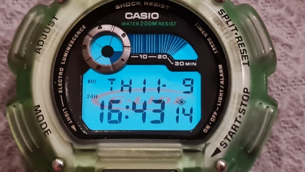 Sprzedam piękny Casio G-Shock DW-9000