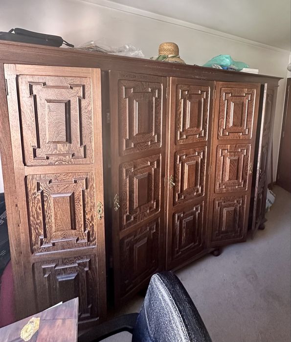Roupeiro grande de 5 portas em madeia exotica