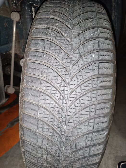 4 Opony całoroczne Goodyear 215/65/17 2020 rok
