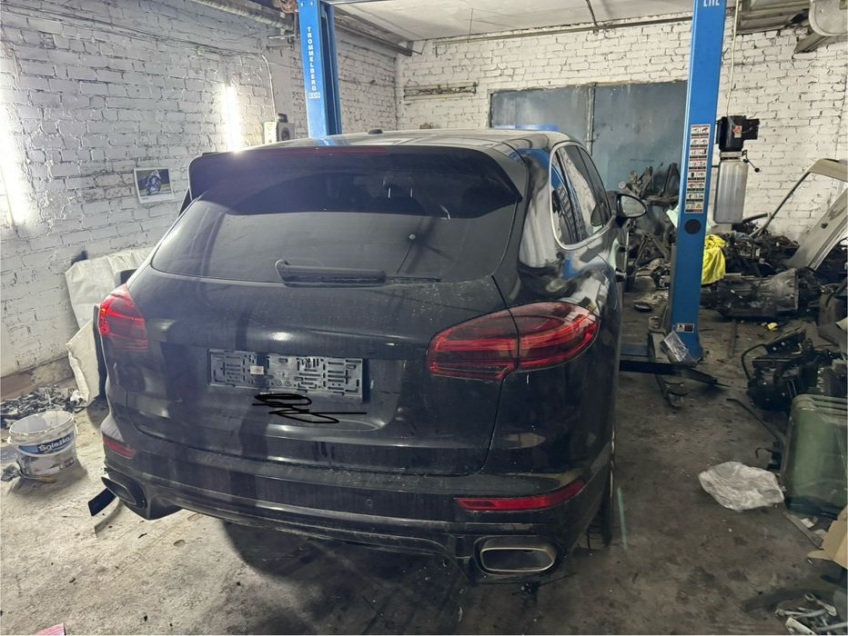 Шрот розборка запчастини крило фара капот cayenne 958 каен розборка