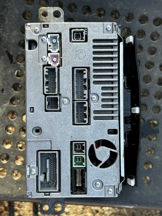 Radio Honda z przyciskiem świateł awaryjnych