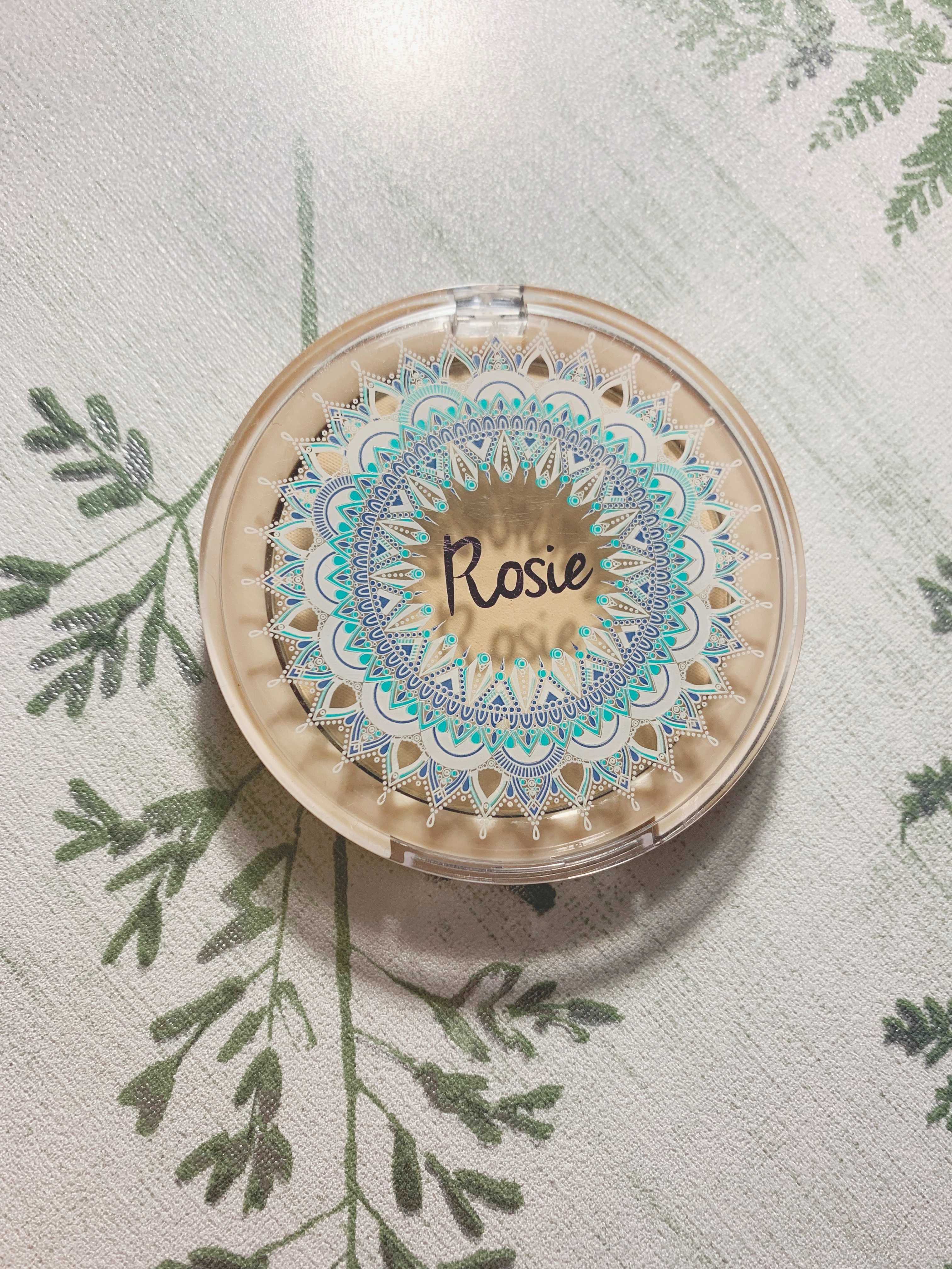 Puder prasowany w kamieniu Vanilla 03 Rosie zapachowy brzoskwiniowy