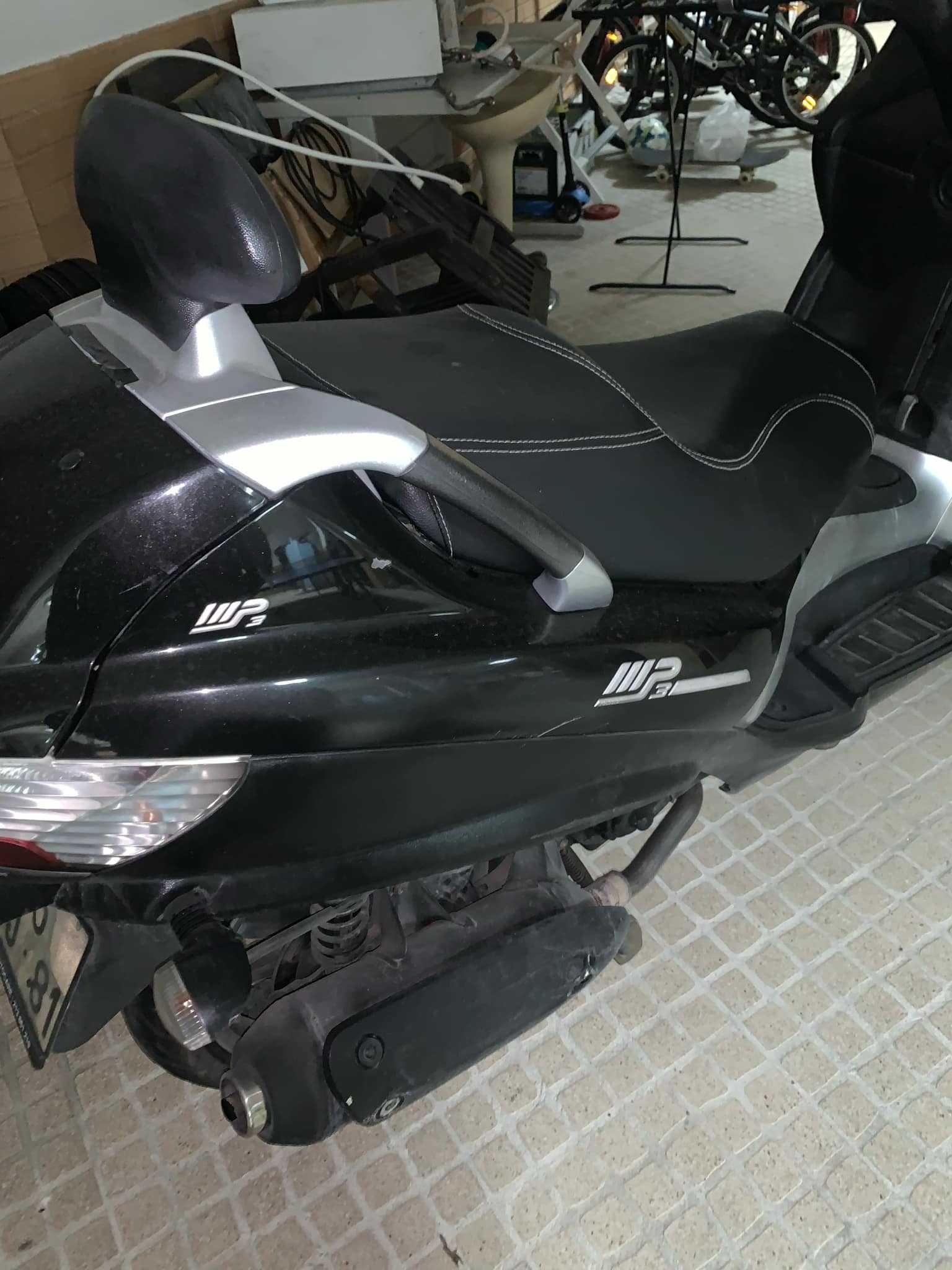 Piaggio MP3 250 LT