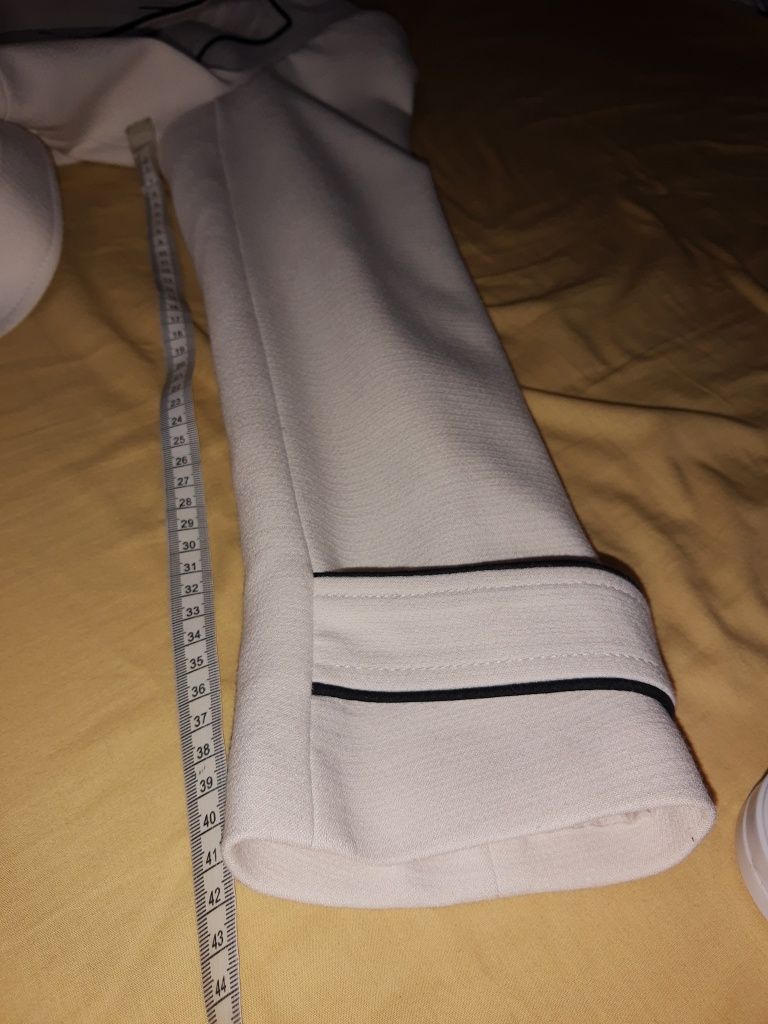 Płaszcz elegancki prochowiec damski kremowy 42 44 wyjątkowy XL kobiecy