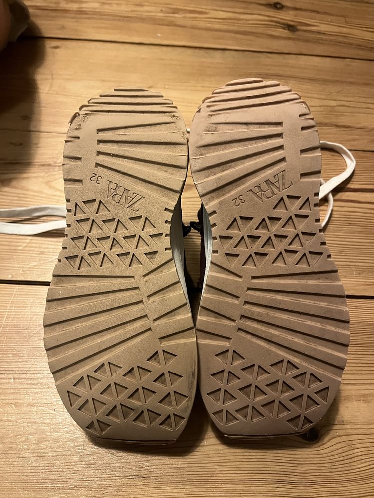 Sprzedam buty zimowe Zara