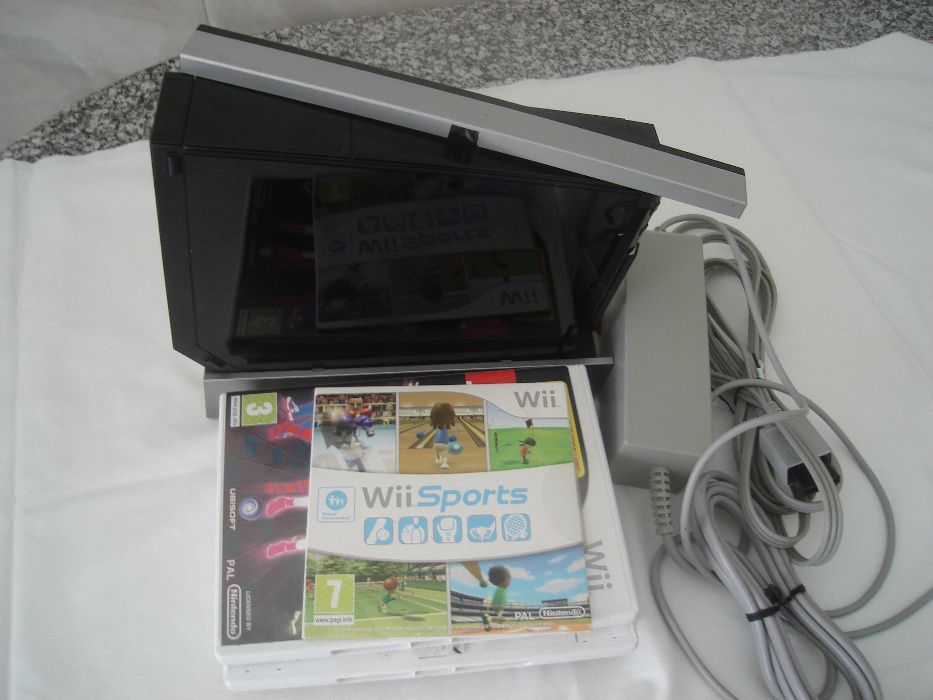 Consola Nintendo Wii (preta) sem comandos