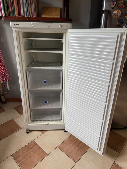 Zamrażarka szufladkowa Whirlpool AFG 8030 - 170 litrów