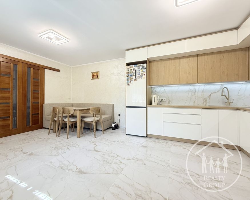 Продам будинок в ближньому центрі!Високий замок!Знесіння!