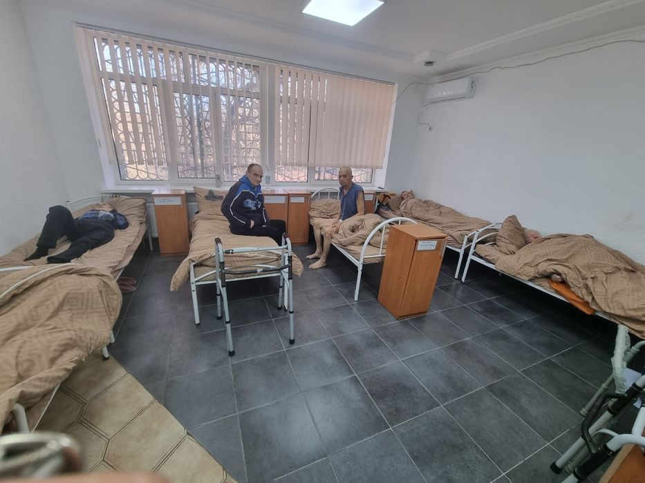 Пансіонат для людей похилого віку ,будинок пристарілих, ДОГЛЯДАЛЬНИЦІ