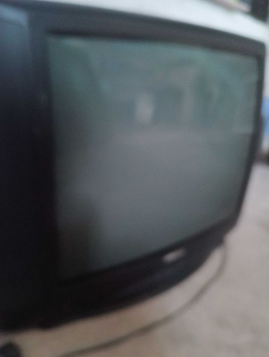 Vende se TV usado en bom estado