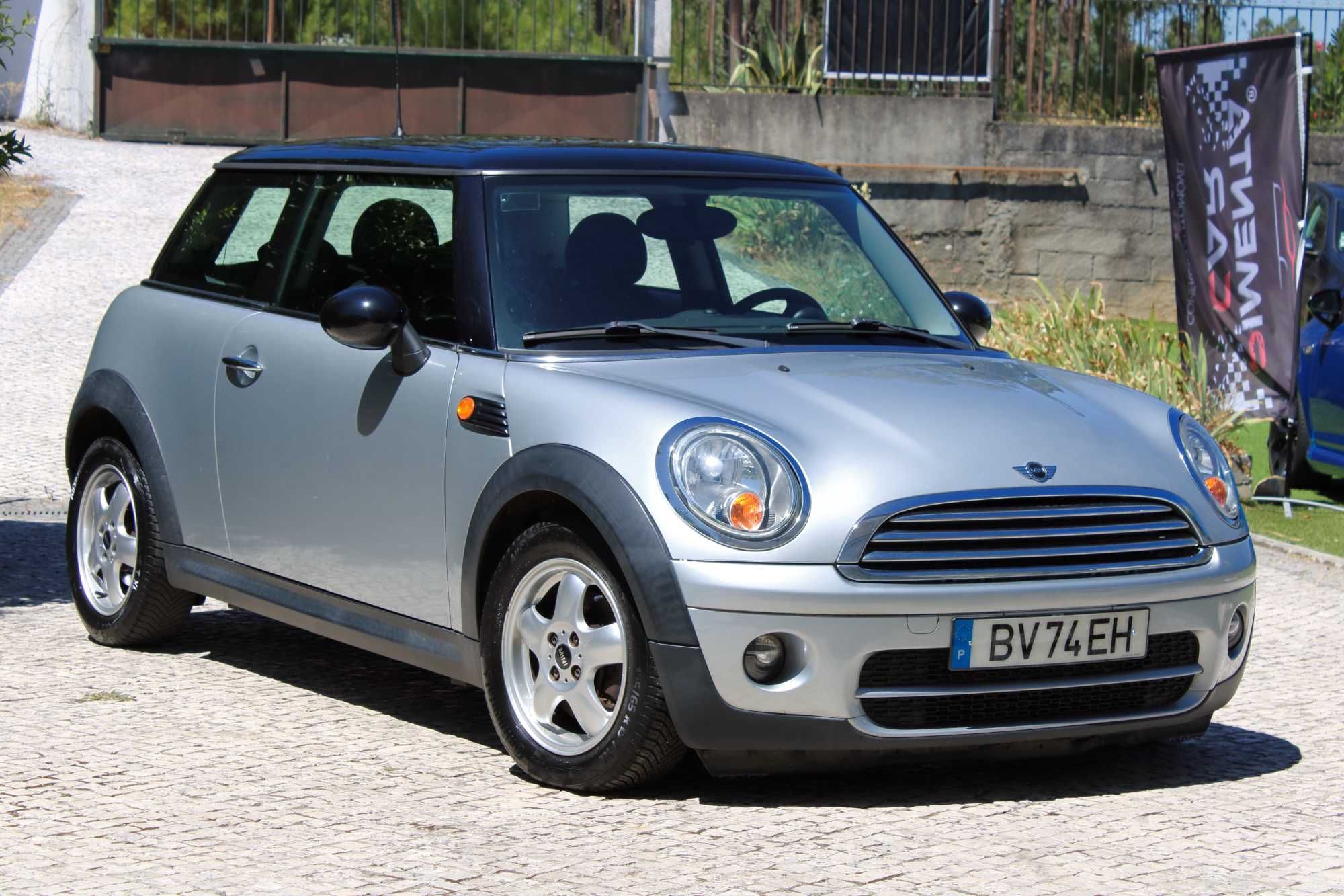 MINI Cooper D 1.6 110CV (135€/Mês - 84 meses)