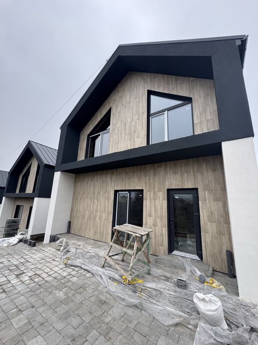 Продаж окремостоячого будинку, котеджу