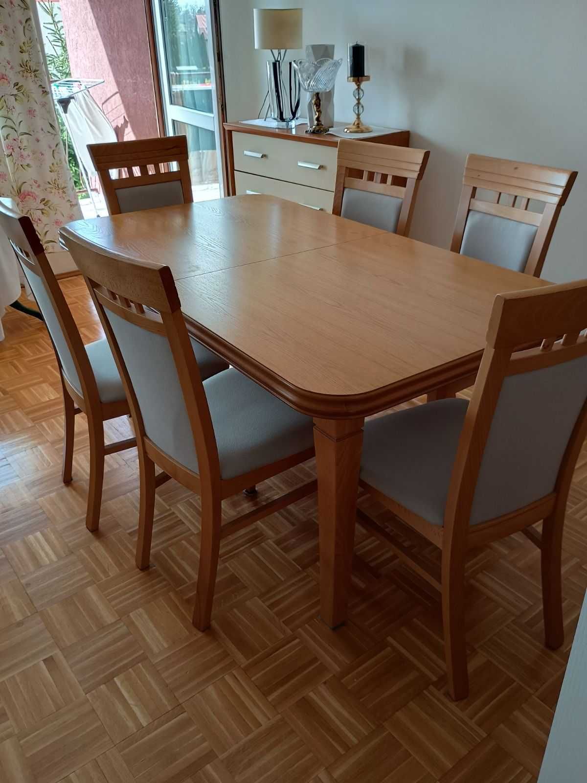 Piękny zestaw stół + komplet krzeseł