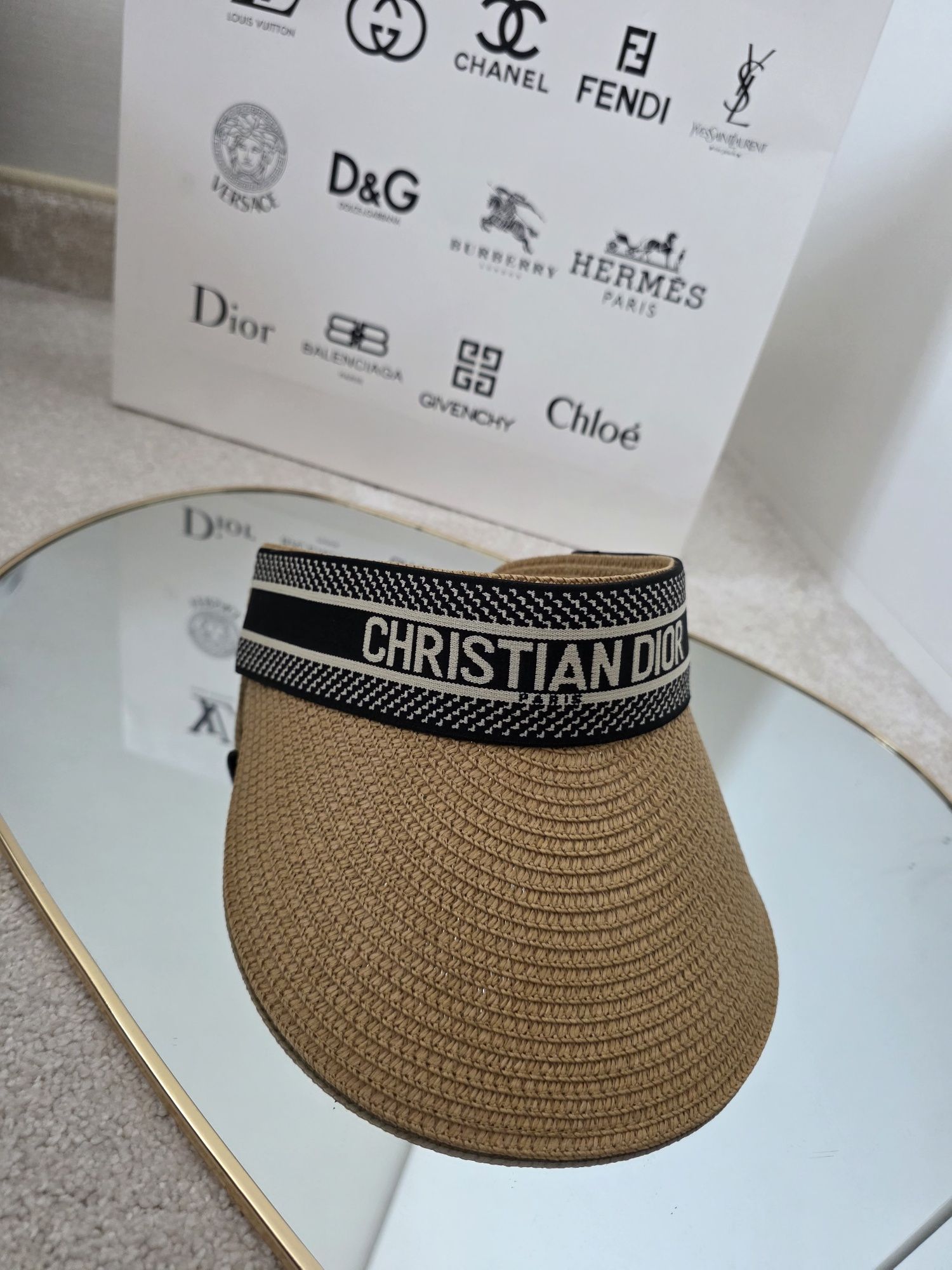 Daszek przeciwsłoneczny słomkowy Christian Dior beżowy